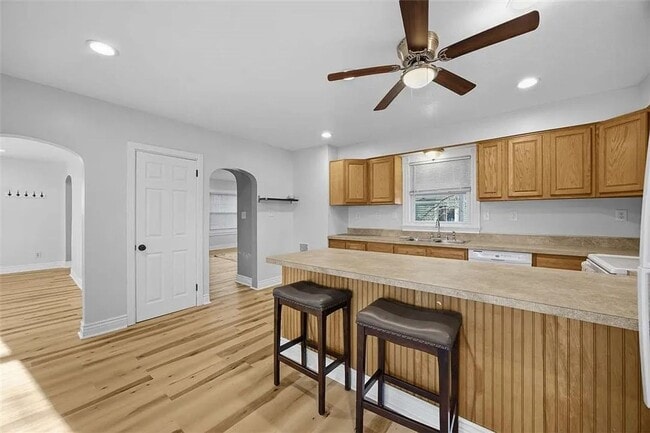 Photo - Beautiful 3 bedroom, 2 full bathroom home for rent in the Oakland area AVAILABLE NOW!