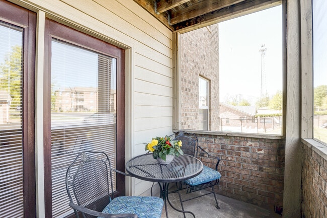 1st Floor Screened in Porch