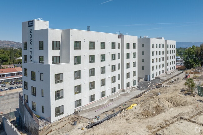 Photo - Woodlake Apartments