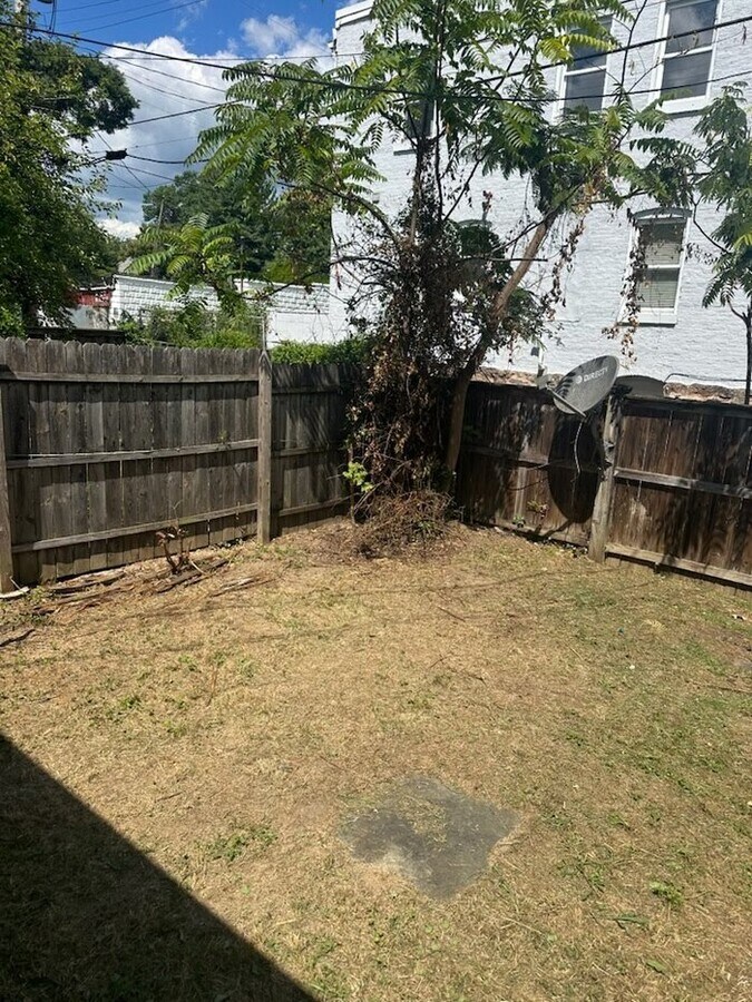 Photo - 3 bedroom with huge rear yard