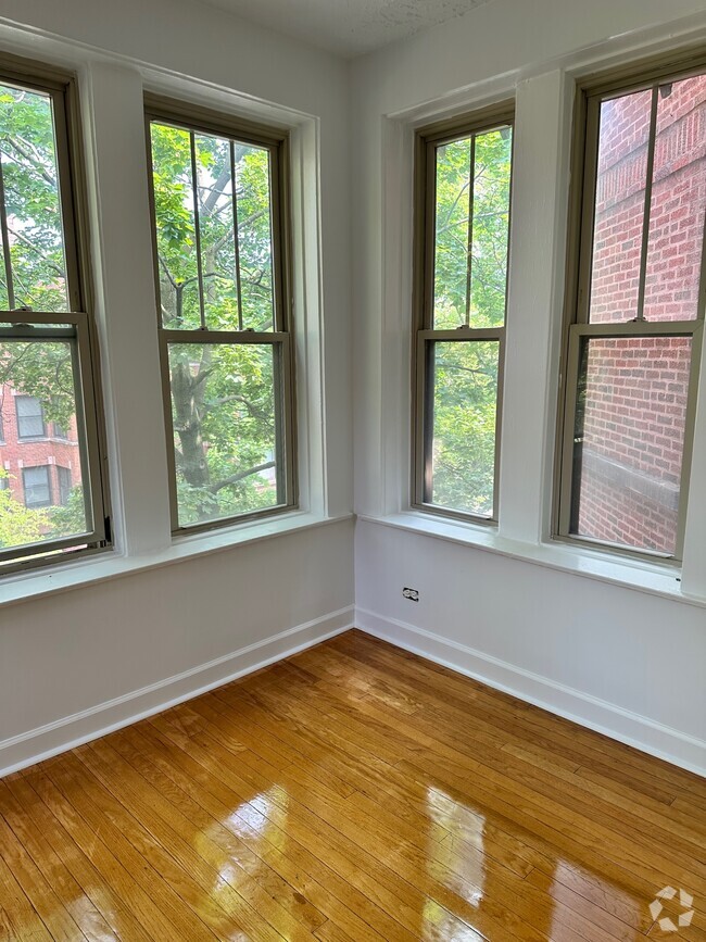 Building Photo - 6948 S Crandon Ave Unit 3S-6948 Rental