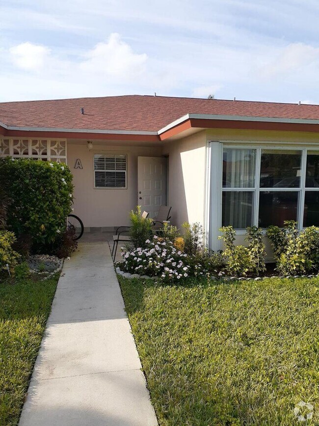 Building Photo - 4570 NW 3rd St Rental