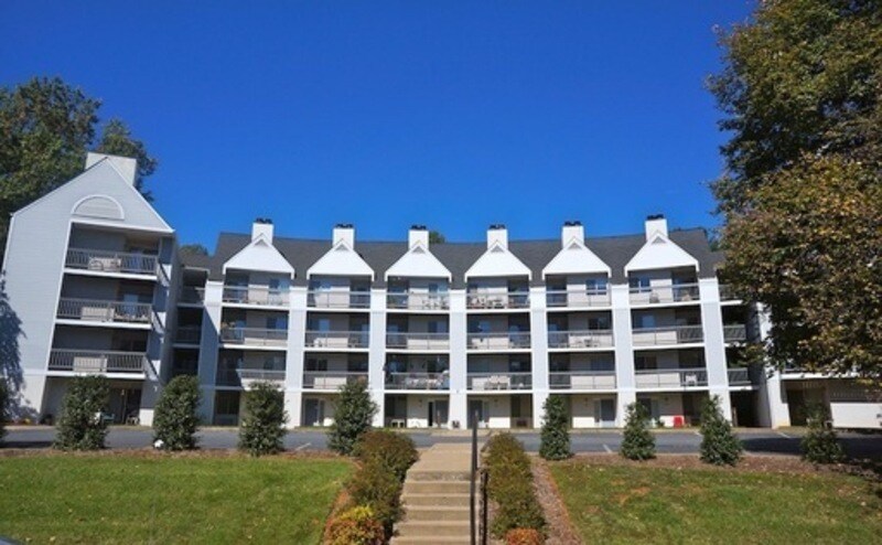 Photo - 1243 Cedars Ct