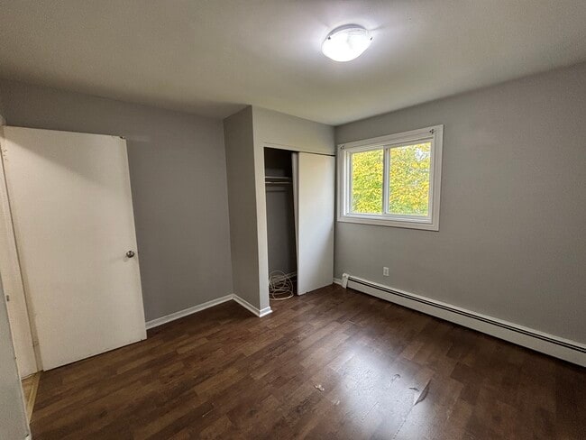 Photo - Charming Unit for Lease Unit 0003