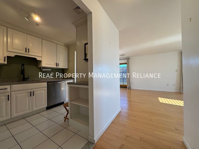 Photo - 20 Central St Unit 404