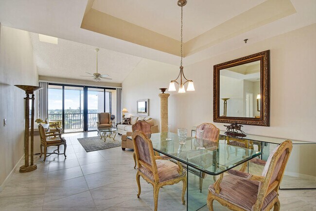 Photo - 11370 12 Oaks Way Unit 614