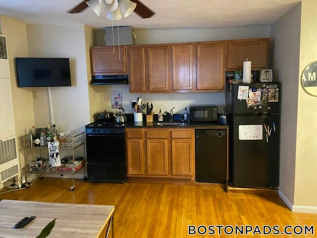 Photo - 145 Endicott St Unidad 4
