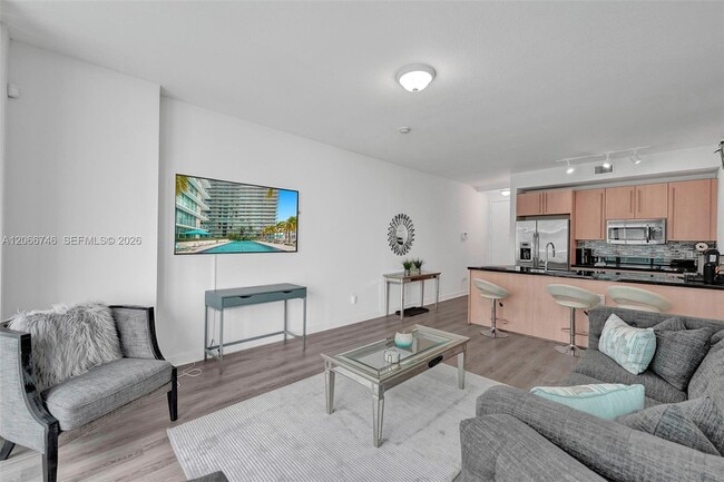 Building Photo - 79 SW 12th St Unit 3608-S