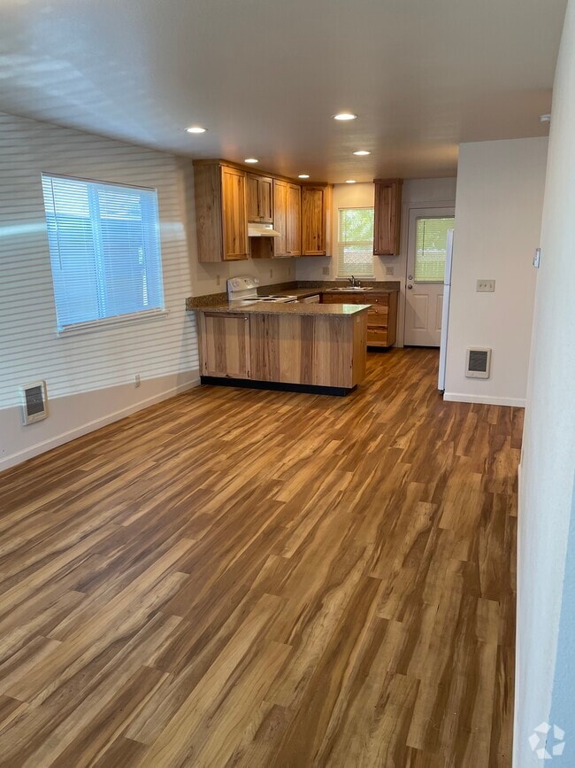 Building Photo - 929 A St Rental