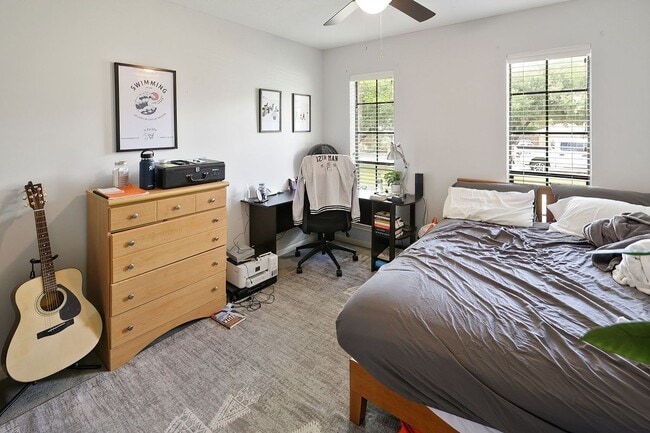 Photo - 1406 Angelina Cir