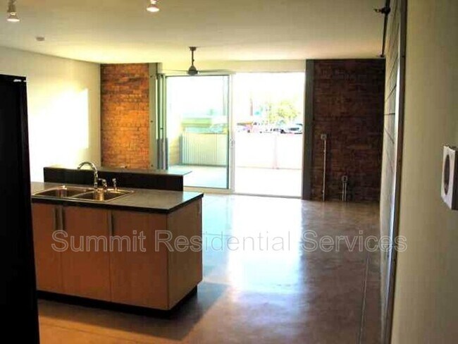 Photo - 1001 E 17th St Unit 105