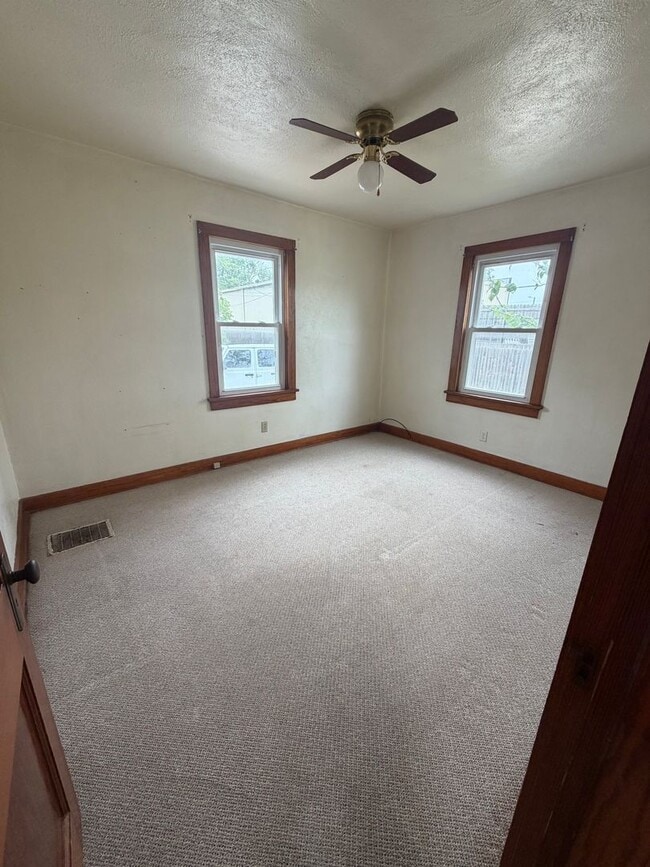 Photo - 3 Bed 2 Bath - Cassville