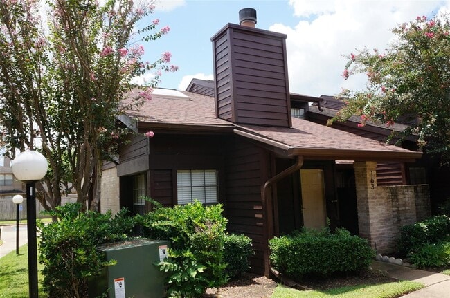 Building Photo - 2611 Grants Lake Blvd Unit 163