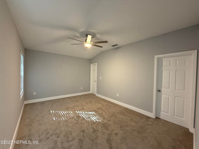 Photo - 951 Superior St