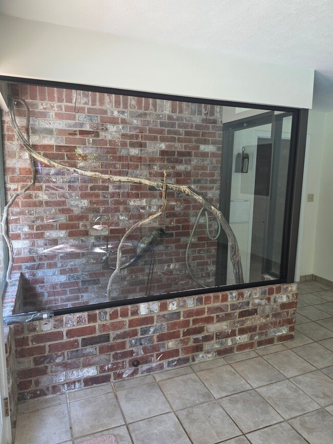 Photo - 307 Lakeside Dr