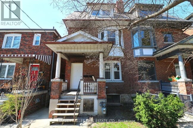 Photo - 202 Major St