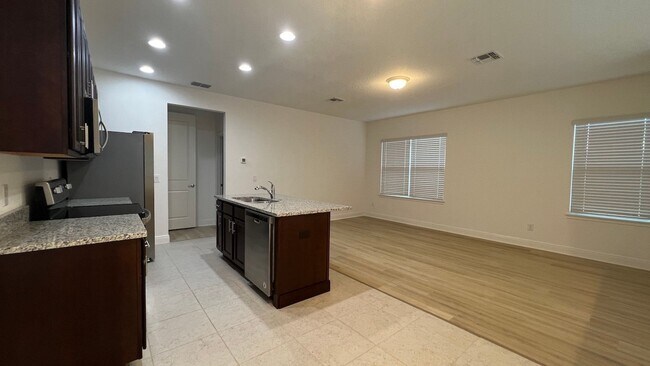 Photo - Like New 1/1 Garage Apartment with 1-Car G...