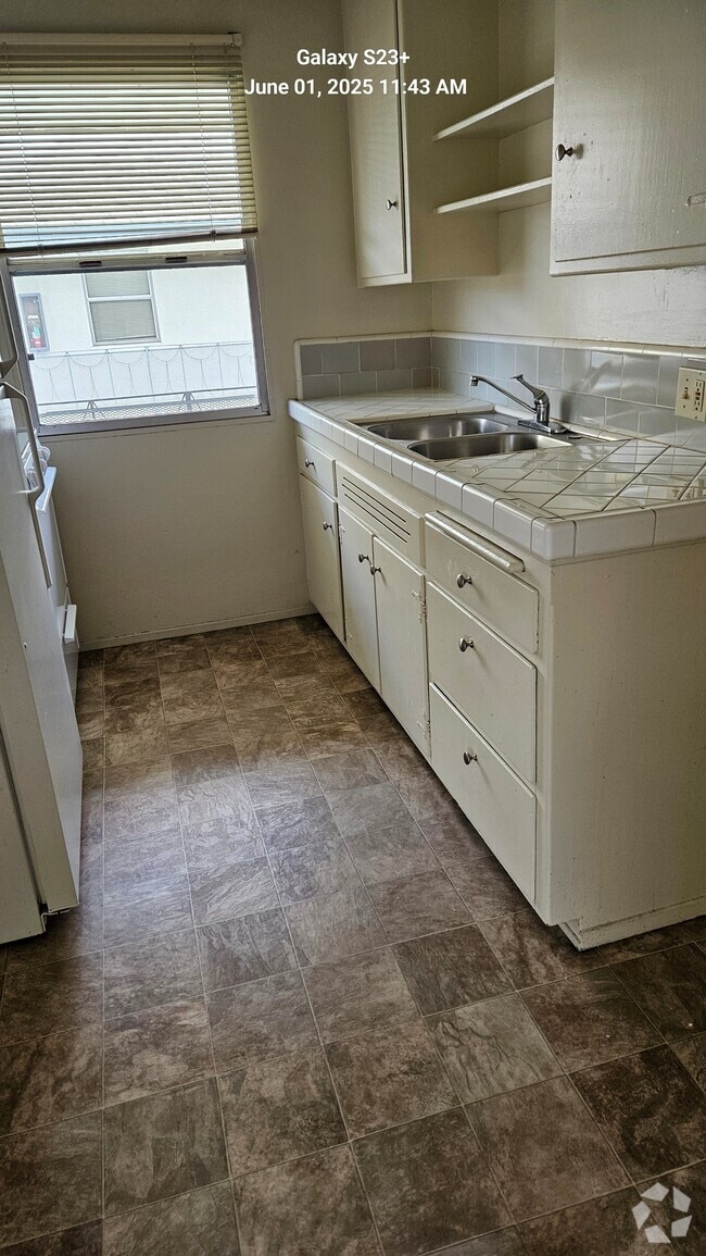 Building Photo - Grand View Apartments
