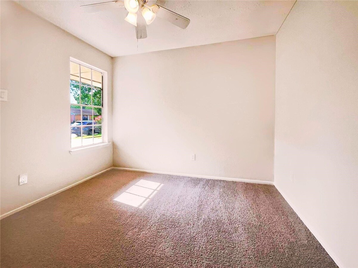 Photo - 7422 Breccia Dr