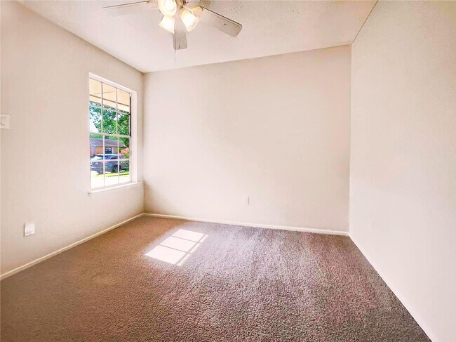 Photo - 7422 Breccia Dr