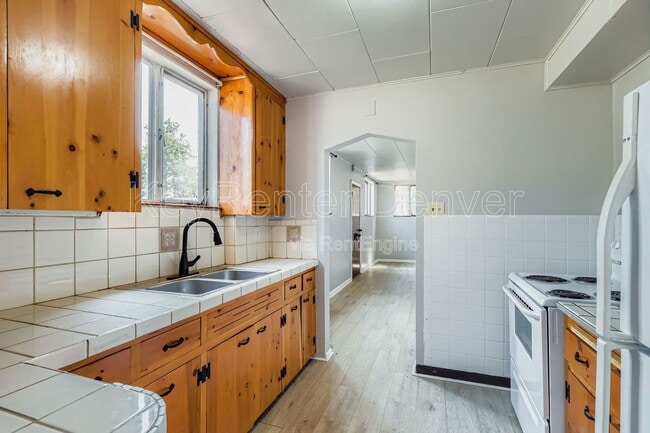 Building Photo - 2225 Ames St Rental