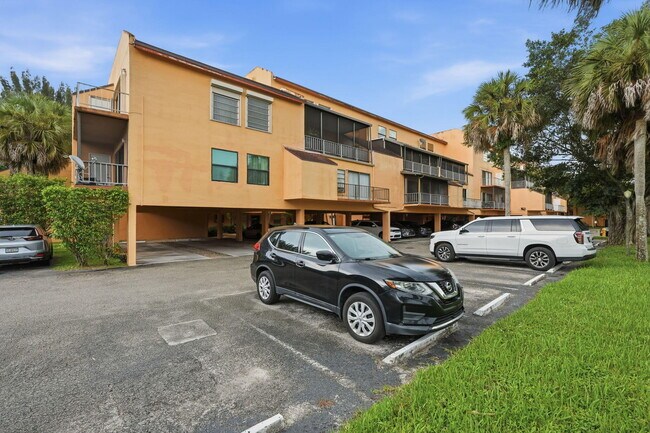 Building Photo - 430 Commodore Dr Unit 314