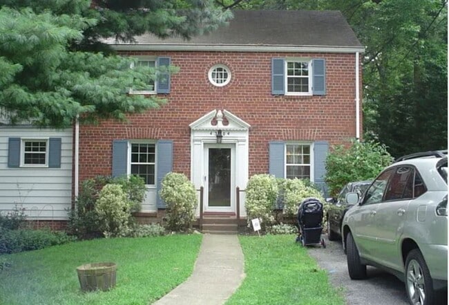 Building Photo - 3 Bed Brick Colonial Just Blocks from Red ... Rental