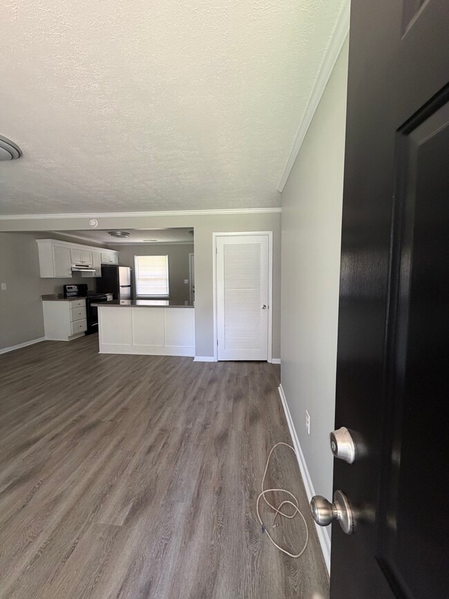 114 Longwood Ln