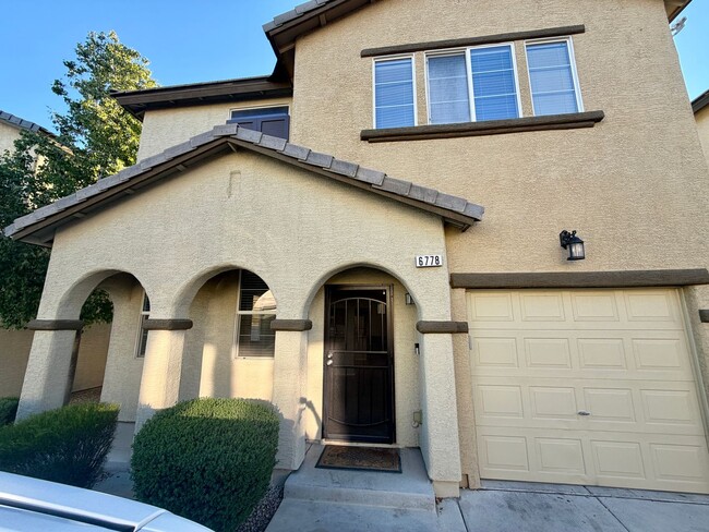 Building Photo - Gorgeous 3 bedroom 1 car garage home in SW ready for immediate move-in!!