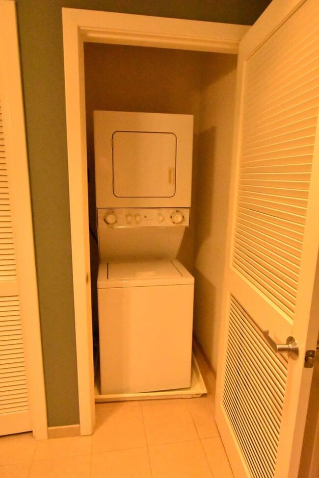 Photo - Chic, Contemporary 1 BD 1.5 BA Condo in Adams Morgan neighborhood of NW DC!!