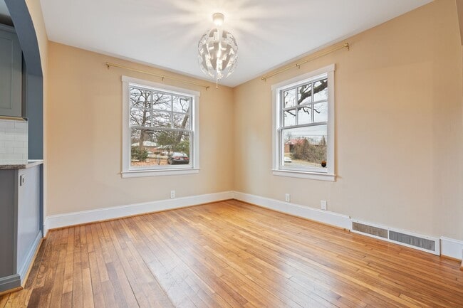 Photo - 3be/2ba Charming Cape Cod in Old North Durham