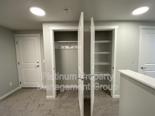 Photo - 1090 Mahogany Blvd SE