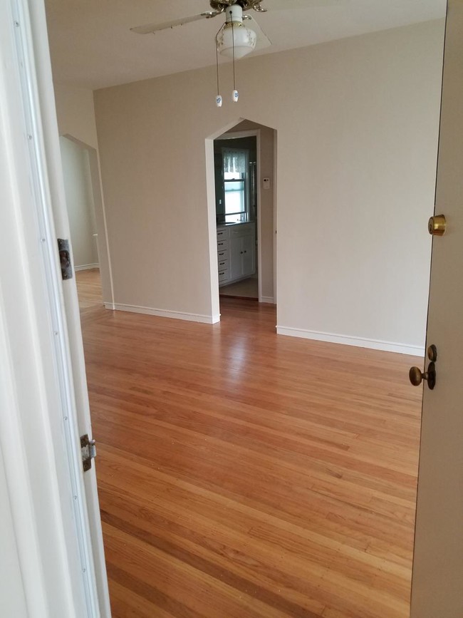 Living Room - 1825 Clinton Ave Apartments Unit B