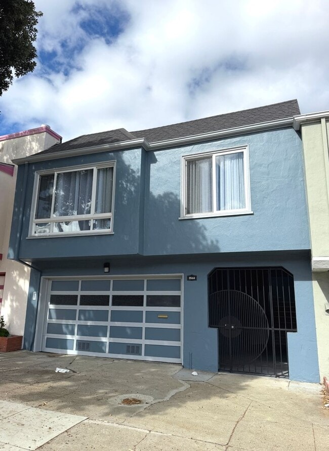 Building Photo - TOTAL REMODEL LARGE BRIGHT 1800sf 3BR/2BA/2GR Cayuga Terrace Home  AVAILABLE NOW