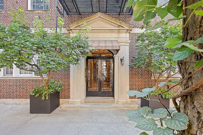 Photo - 19 Fiske Pl Unidad C1