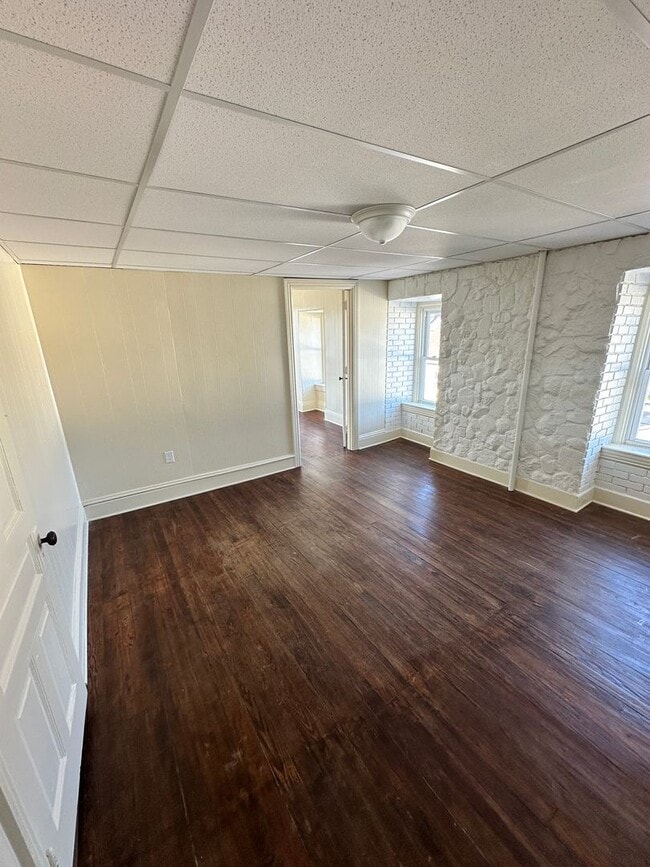 Photo - Top Floor, Renovated 1 Bedroom Apartment-York City SD