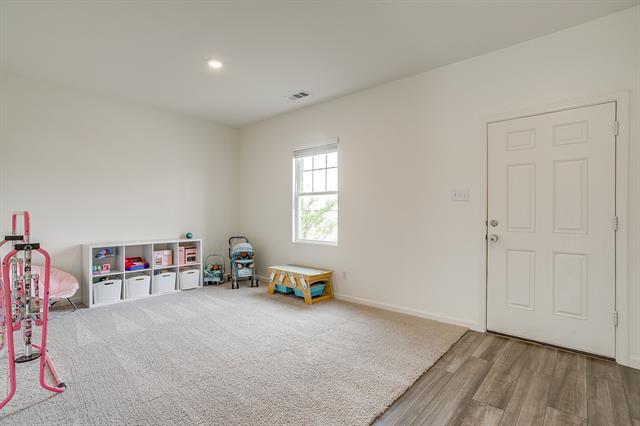 Photo - 8300 Stovepipe Dr