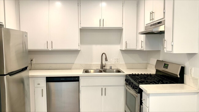 Building Photo - 2724 Abbot Kinney Blvd Unit 302 Rental