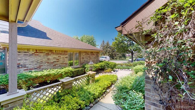 Photo - 18182 Blue Heron Dr W Unit 91