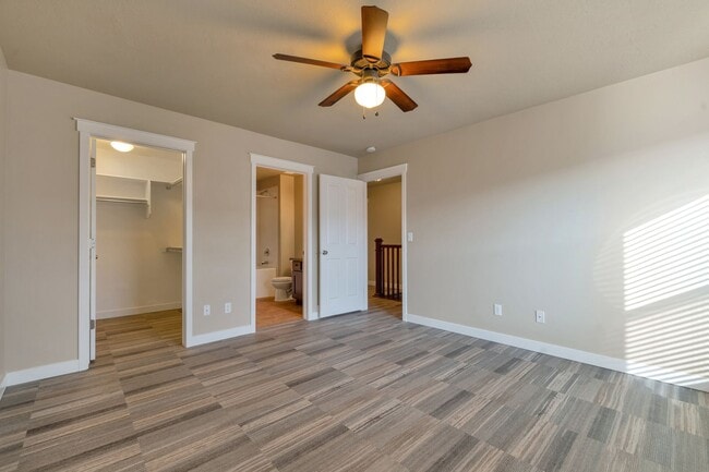 Photo - Amazing 2 Bed - 2.5 Bath Townhome in West Haven! Available NOW!