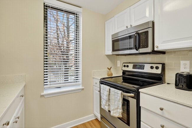 Photo - The Saratoga Apartments