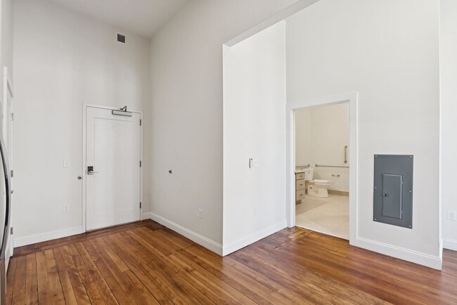 Photo - 129 Main St Unidad 202