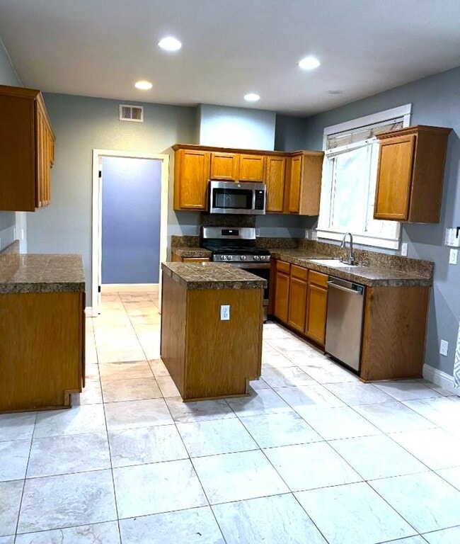 Photo - 730 Tatum Ave