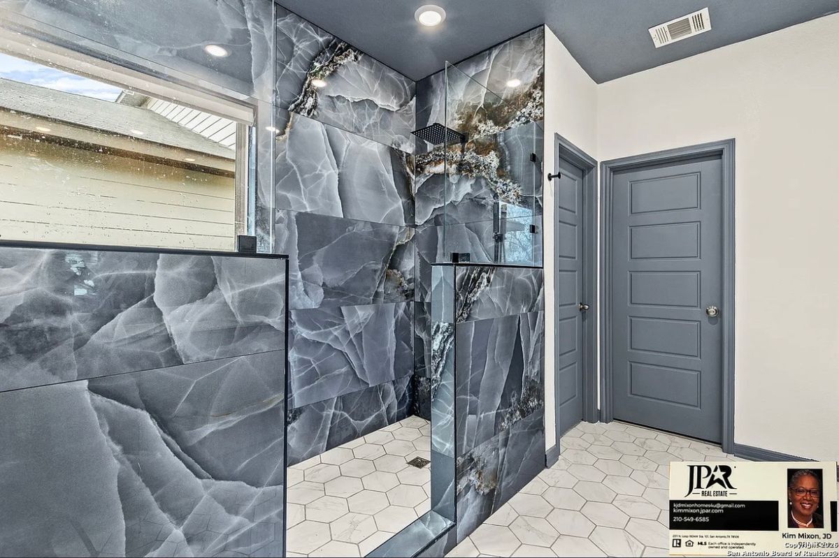 Photo - 3306 Junction Bay