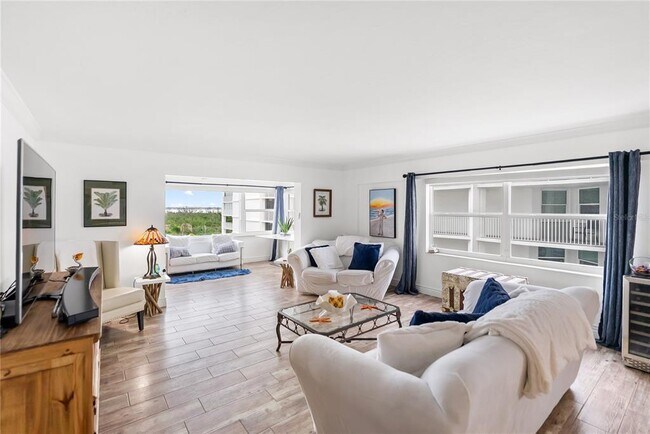 Photo - 1750 Benjamin Franklin Dr Unidad 6G