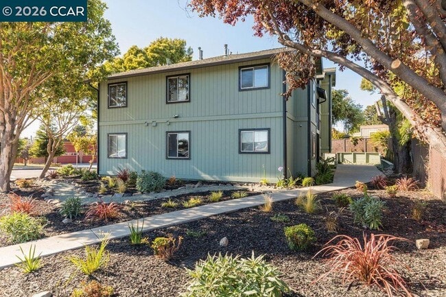 Photo - 4800 Bayview Ave Unit APT B