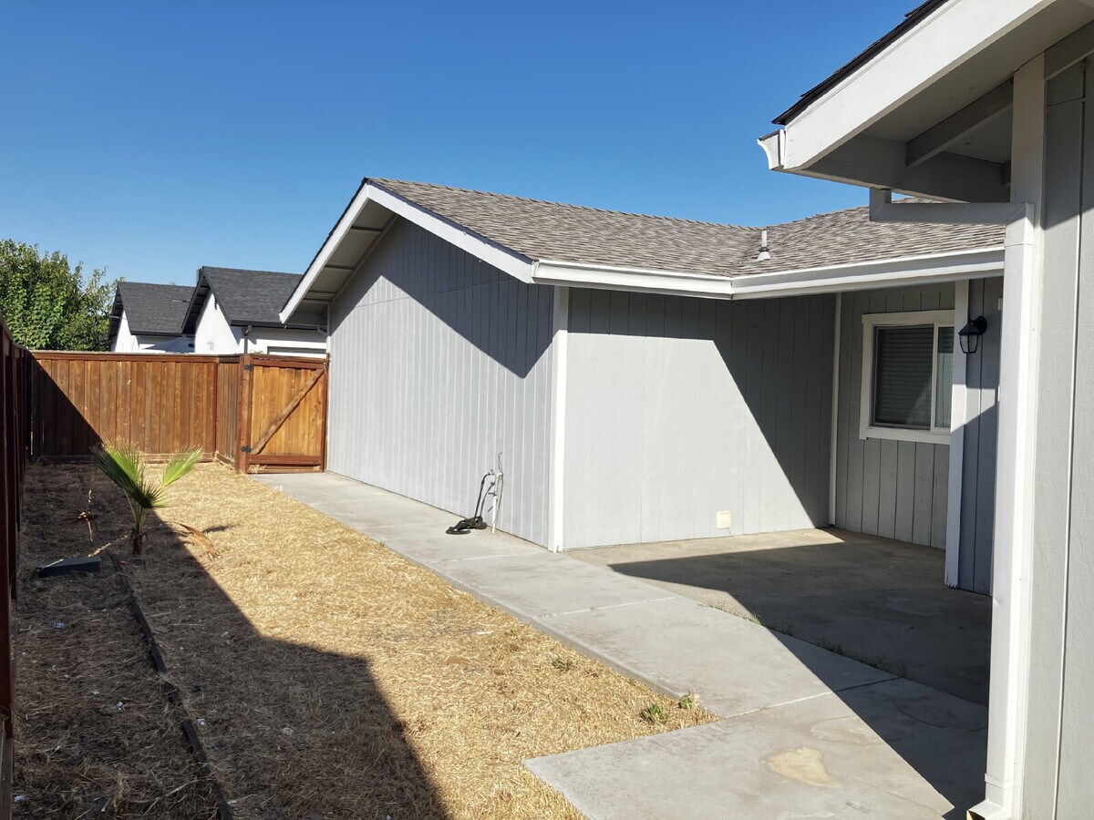 Photo - Charming 2-Bed, 2-Bath Duplex Retreat on D...