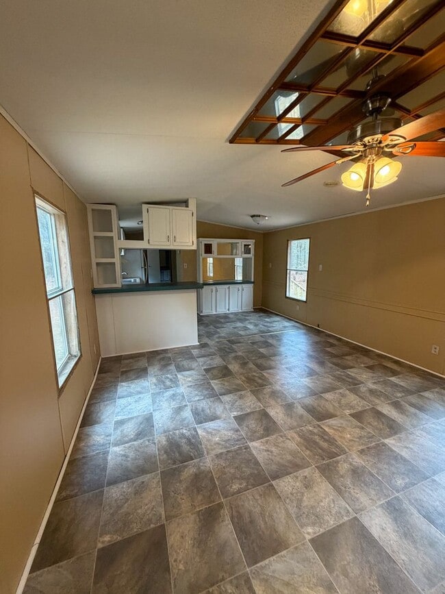 Photo - 624 Lance Ln