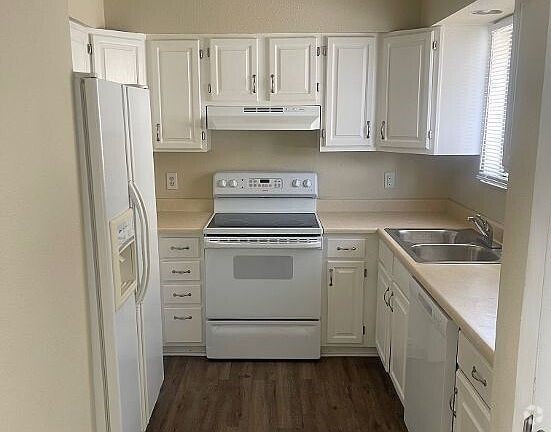 Building Photo - 605 W 15th St Unit 605 West 15th Street Rental