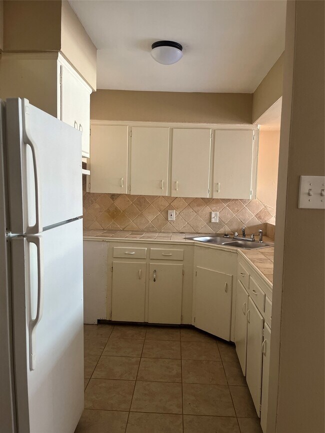 Photo - 1204 St Joseph St Unidad 6